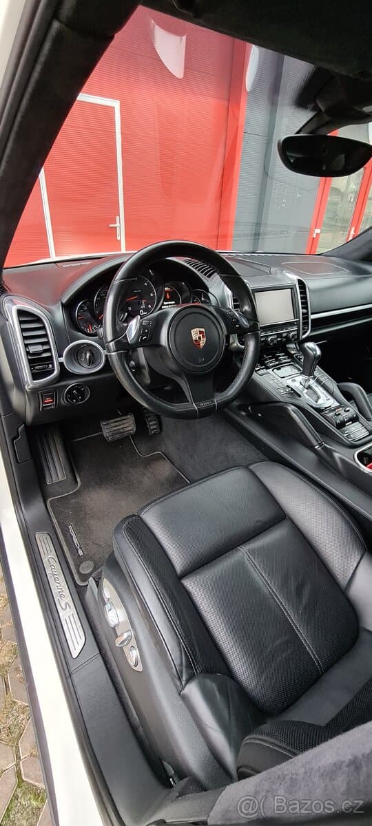 2011 Porsche CAYENNE - 9