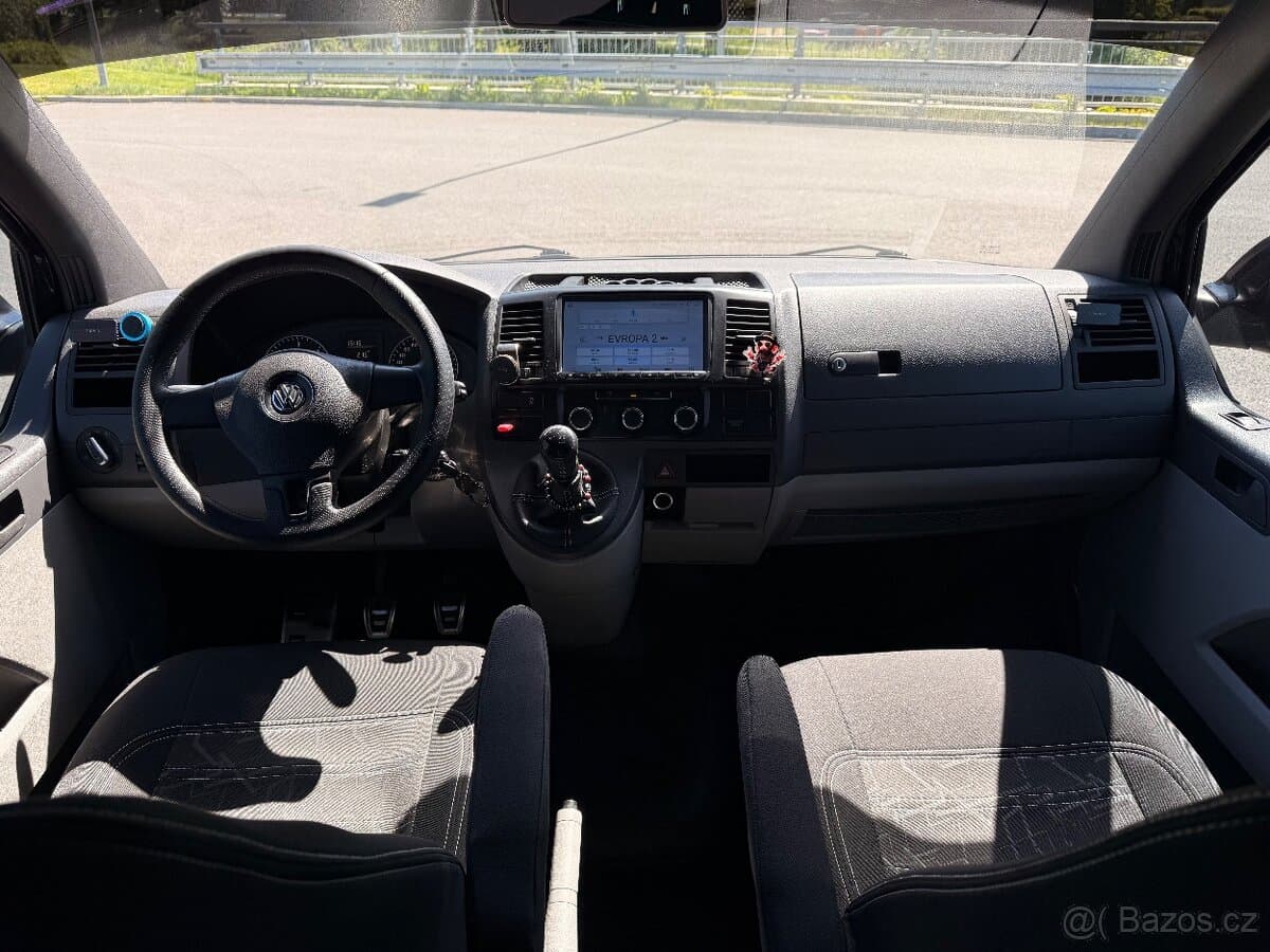 2011 Volkswagen TRANSPORTER - 9