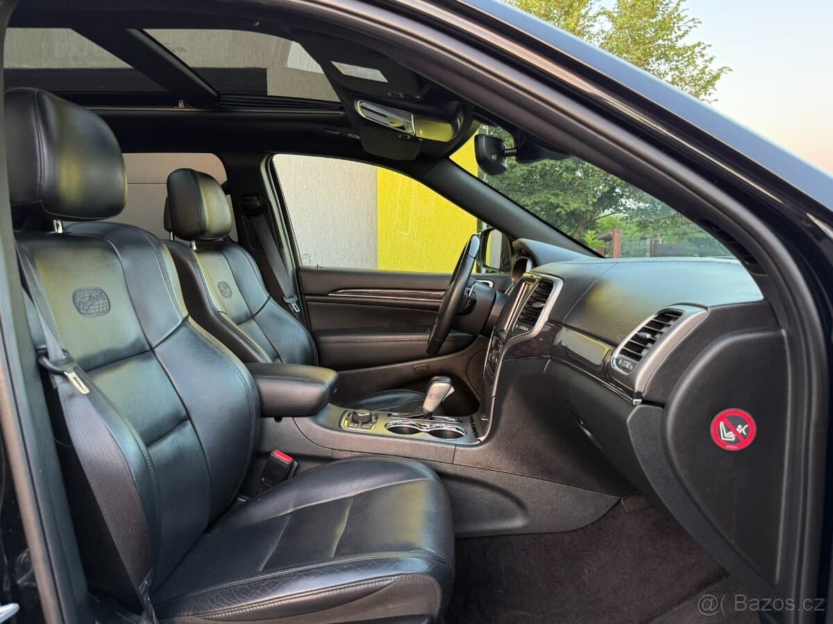 2019 Jeep CHEROKEE - 9