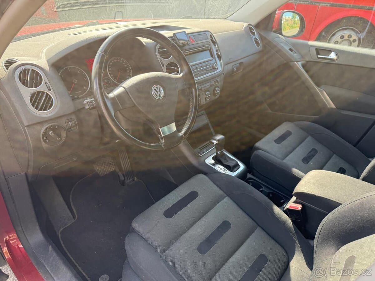 2009 Volkswagen TIGUAN - 9