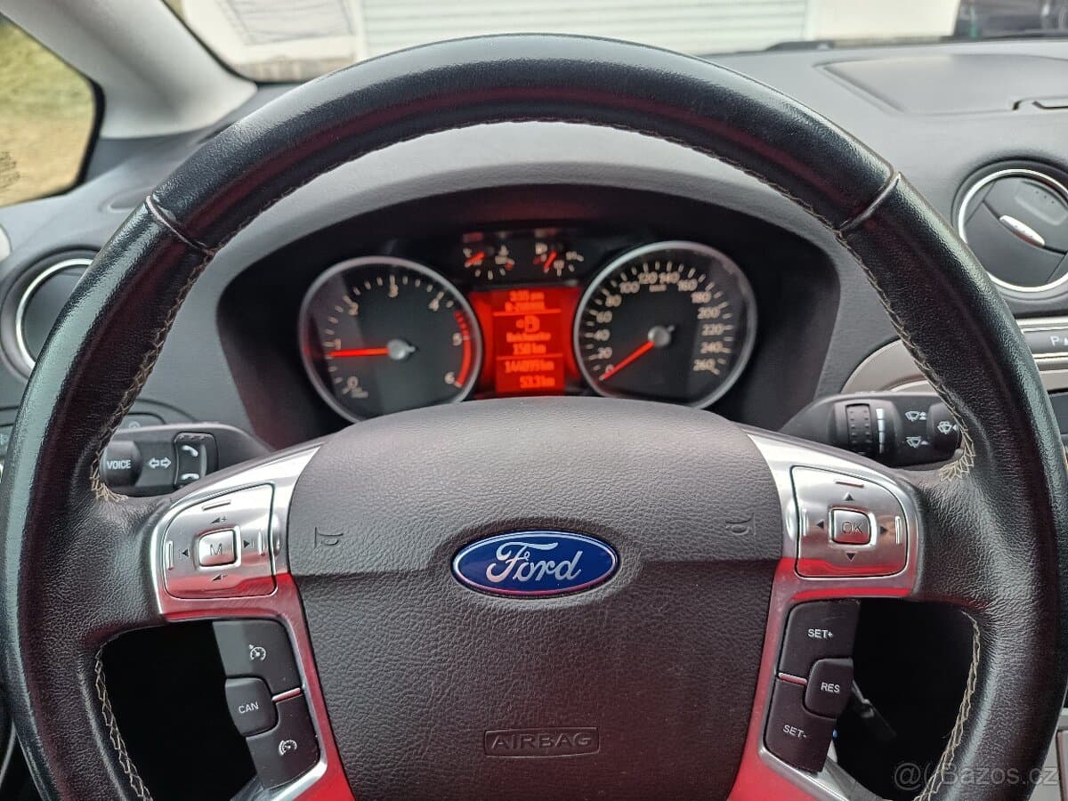 2011 Ford S-MAX - 9