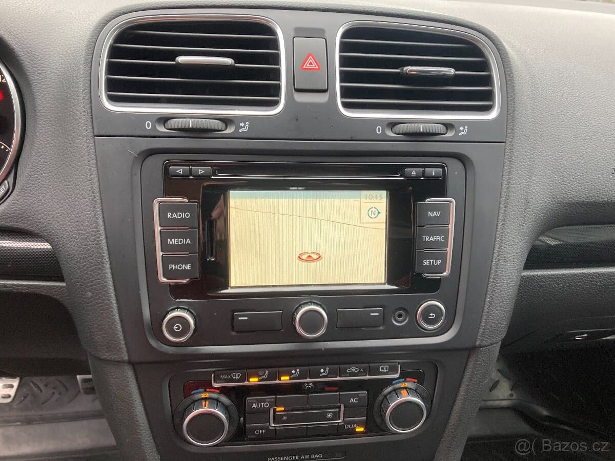 2010 Volkswagen GOLF - 9