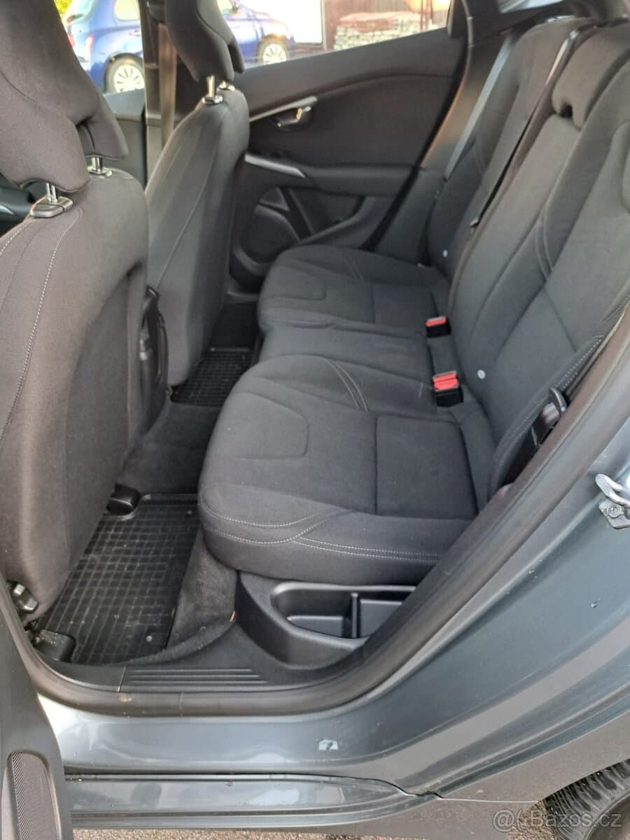 2018 Volvo V40 - 9