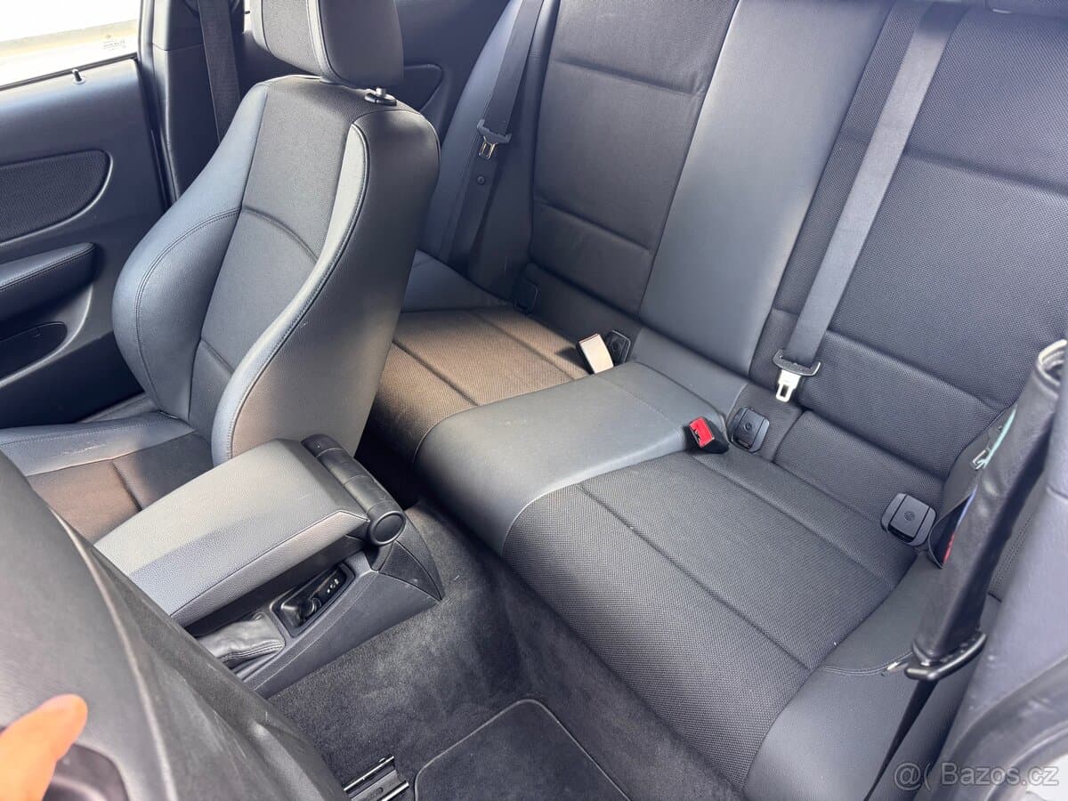 2010 BMW 1-SERIES - 9
