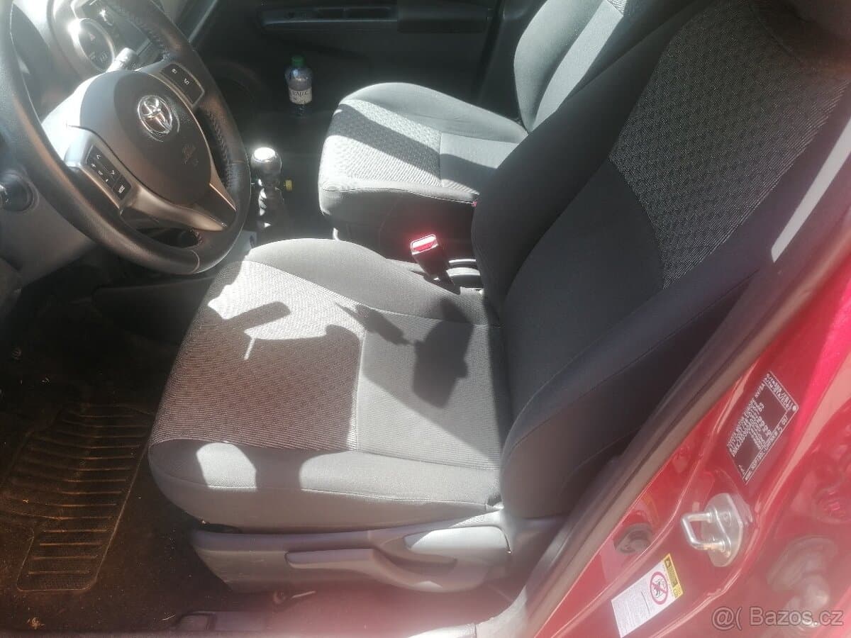 2012 Toyota YARIS - 9