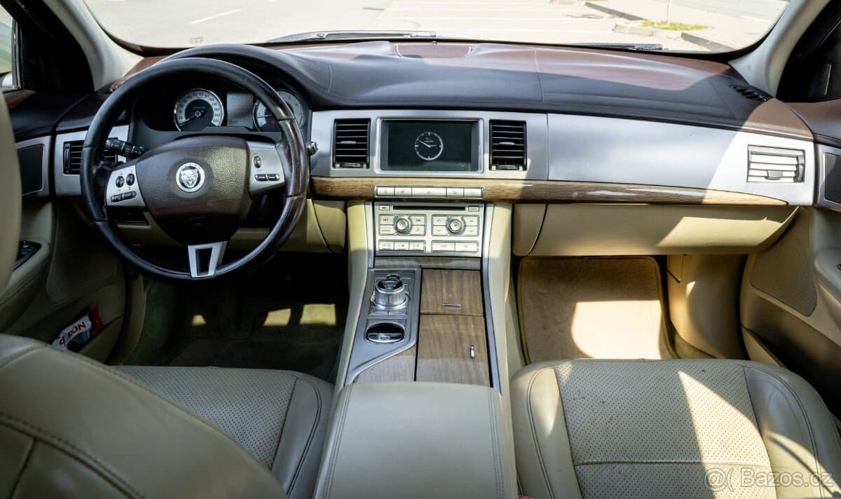 2008 Jaguar XF - 9