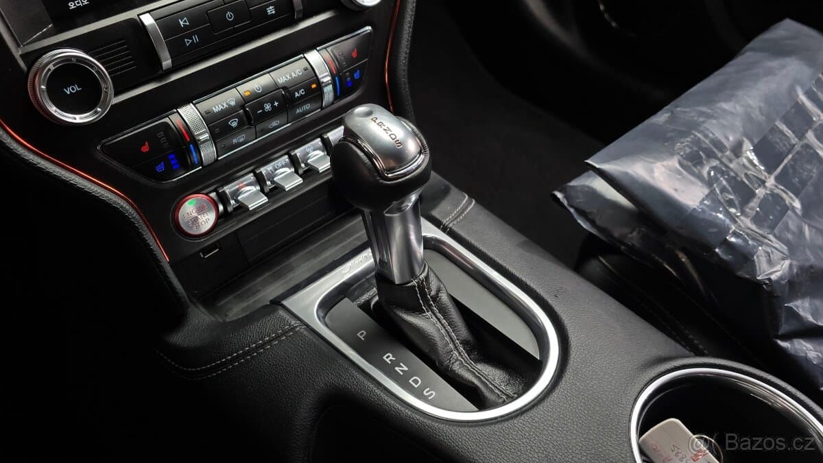 2018 Ford MUSTANG - 9