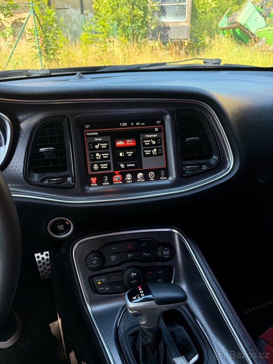 2016 Dodge CHALLENGER - 9