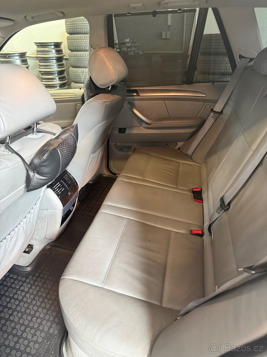 2004 BMW X5 - 9