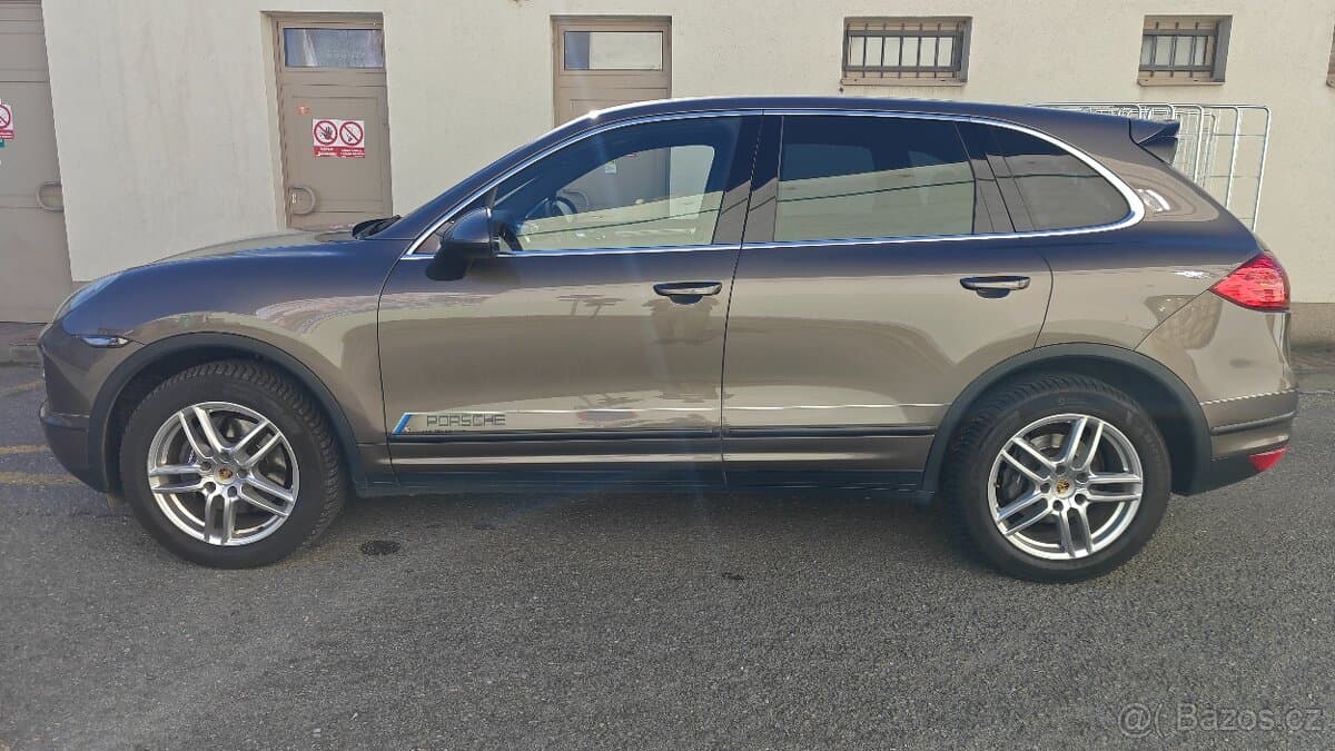 2013 Porsche CAYENNE - 9