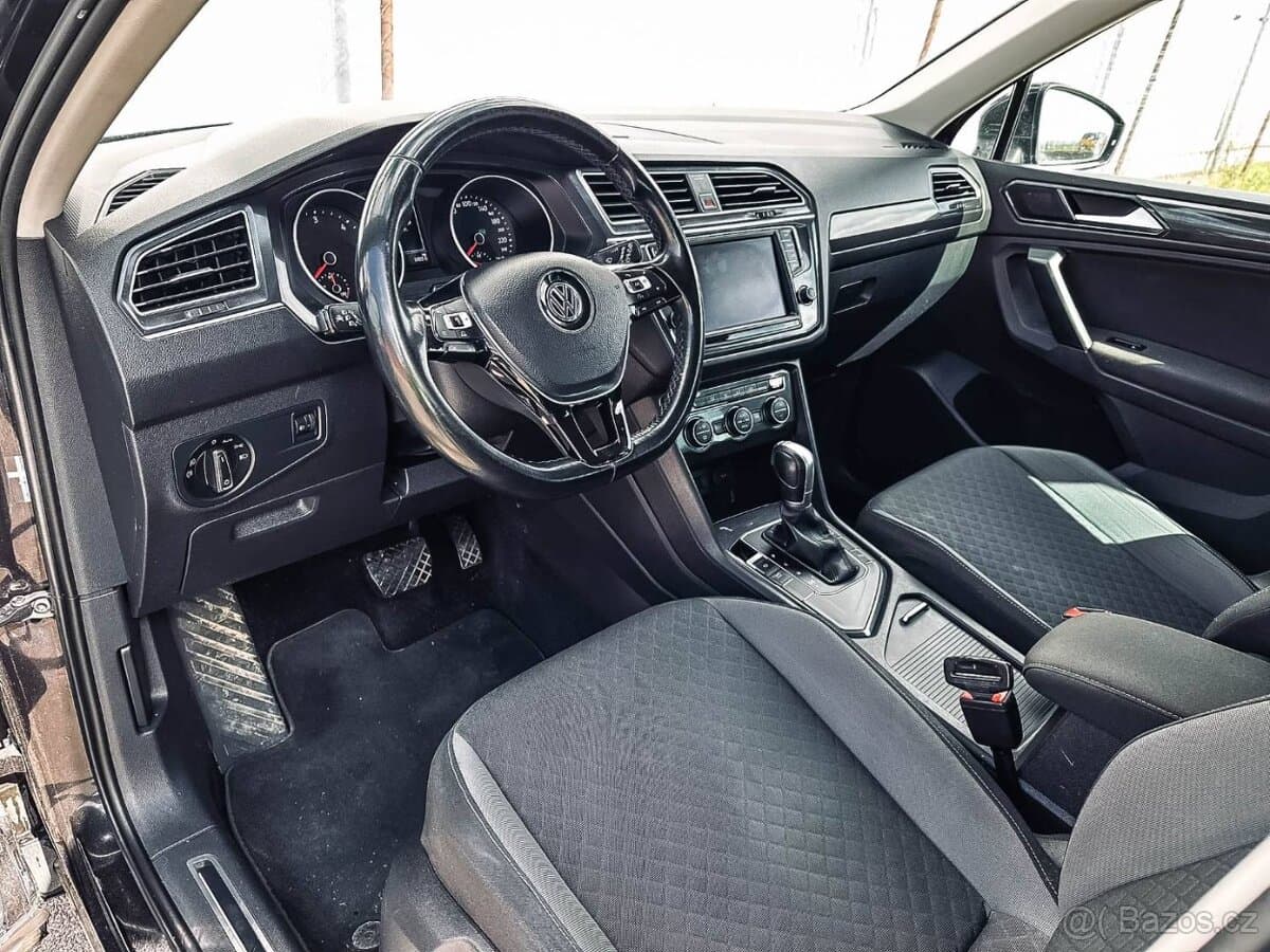2016 Volkswagen TIGUAN - 9