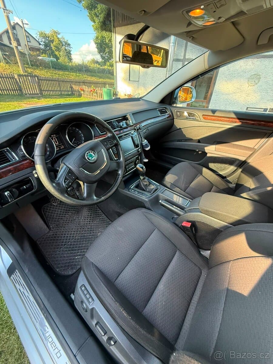 2012 Škoda SUPERB - 9