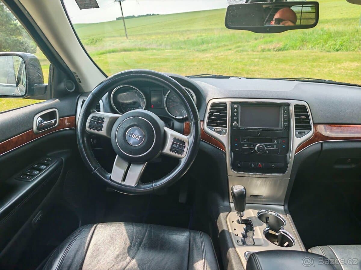 2013 Jeep CHEROKEE - 9