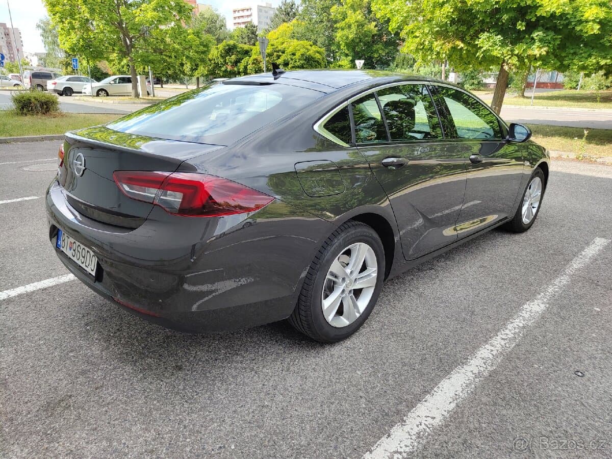2021 Opel INSIGNIA - 9