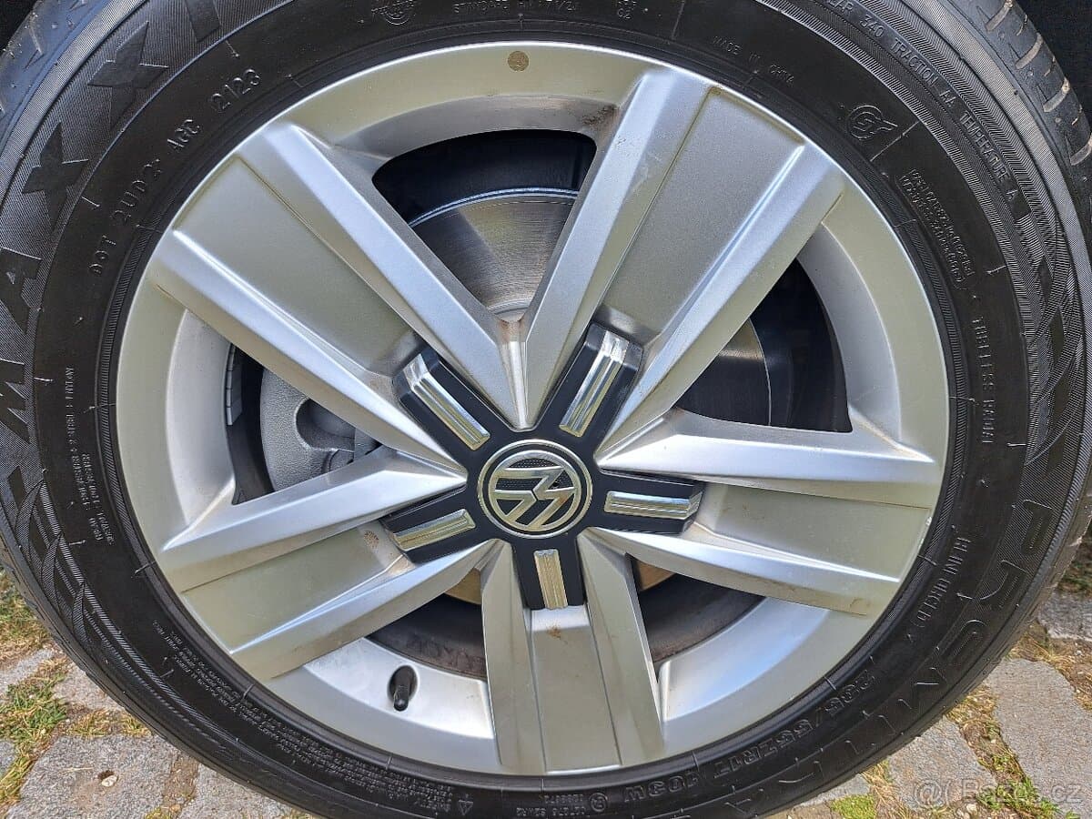 2017 Volkswagen MULTIVAN - 9