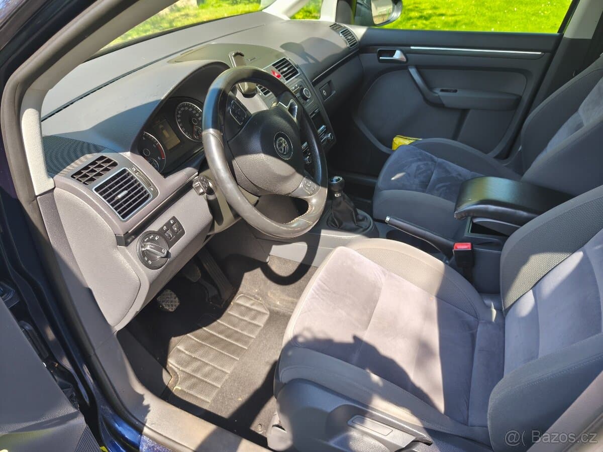 2011 Volkswagen TOURAN - 9