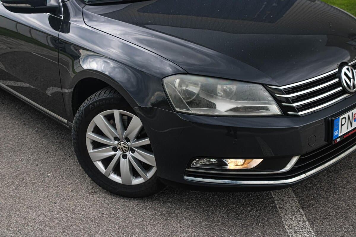 2012 Volkswagen PASSAT - 9