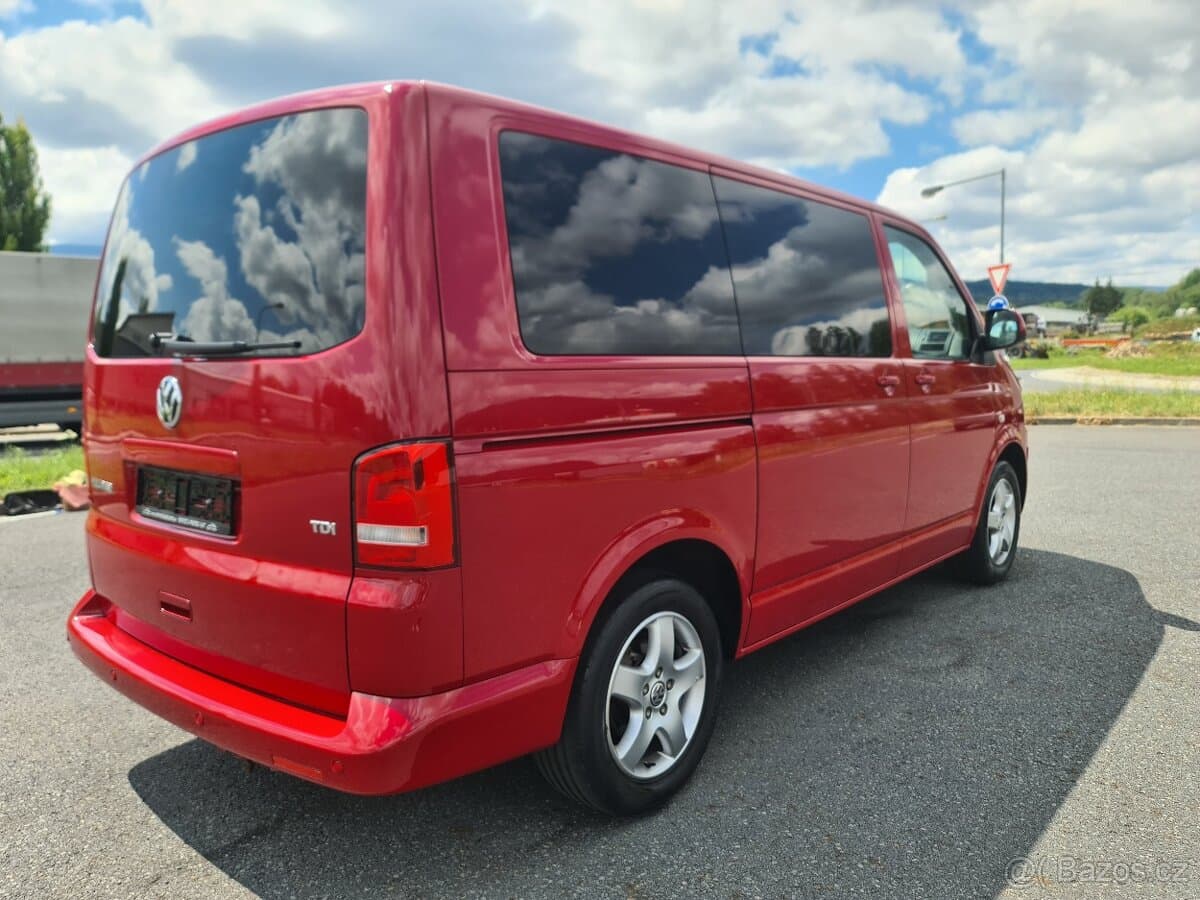 2011 Volkswagen MULTIVAN - 9