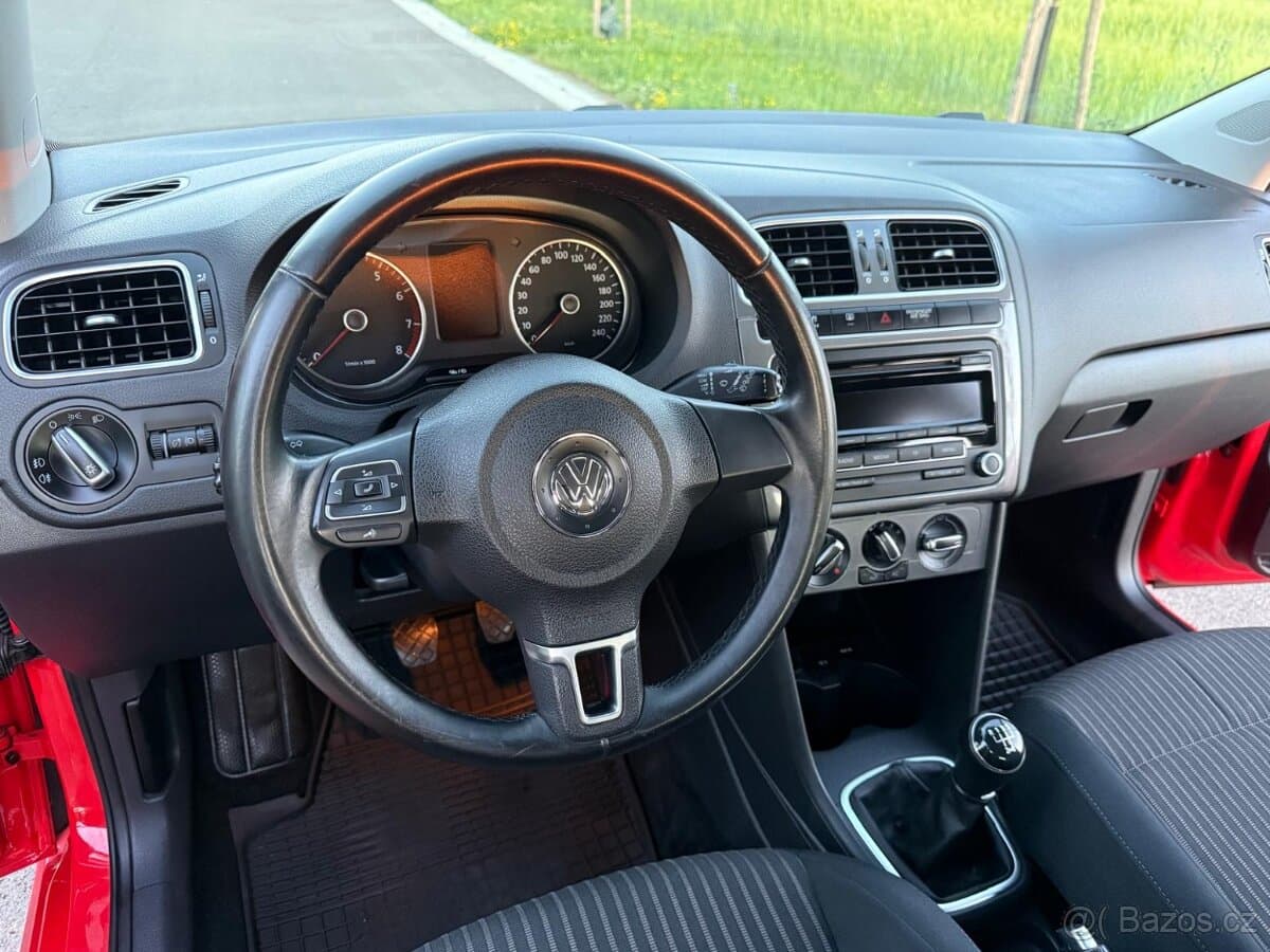 2014 Volkswagen POLO - 9