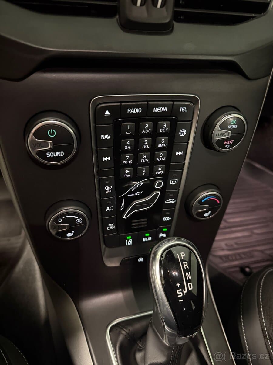 2019 Volvo V40 - 9