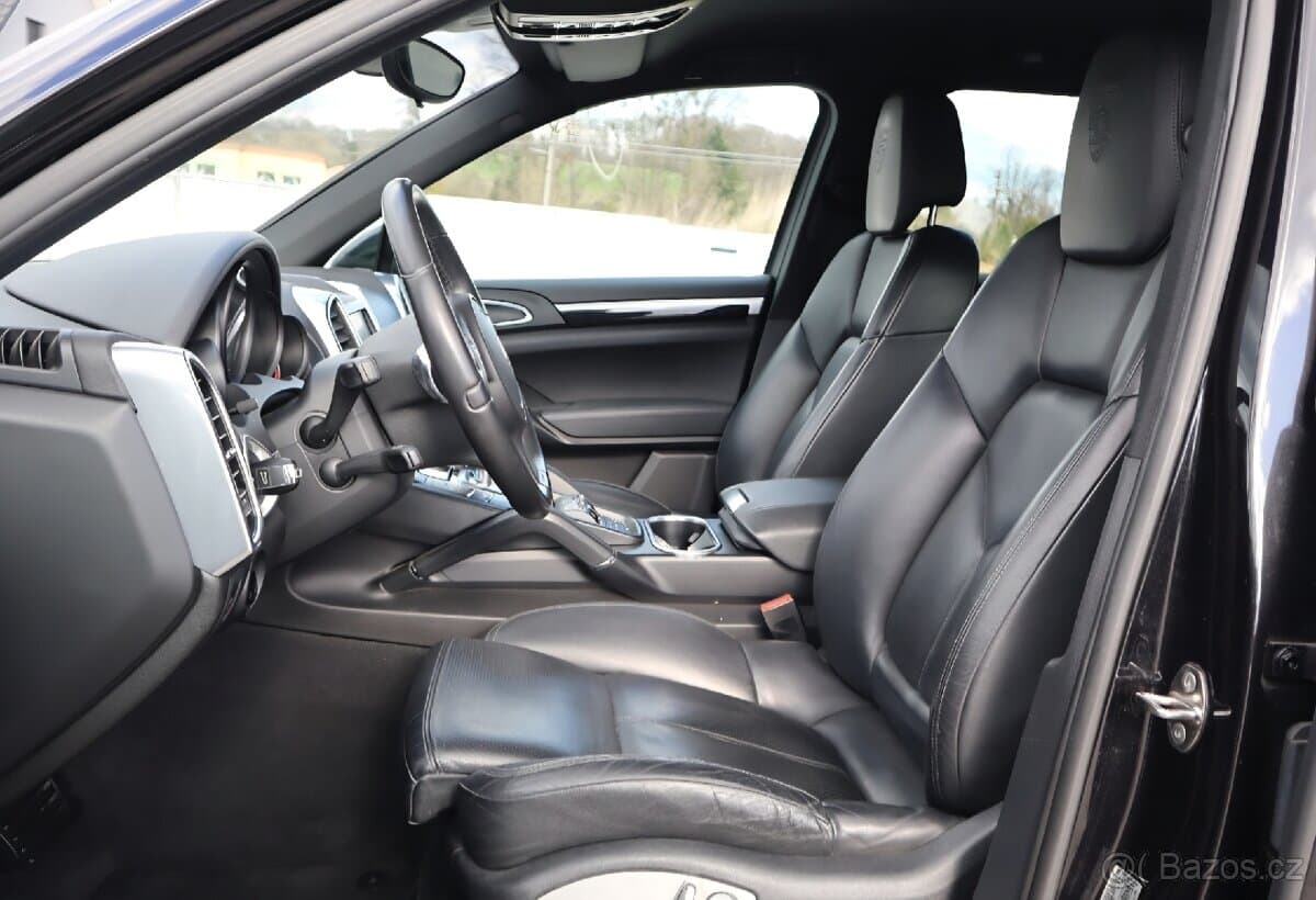 2011 Porsche CAYENNE - 9