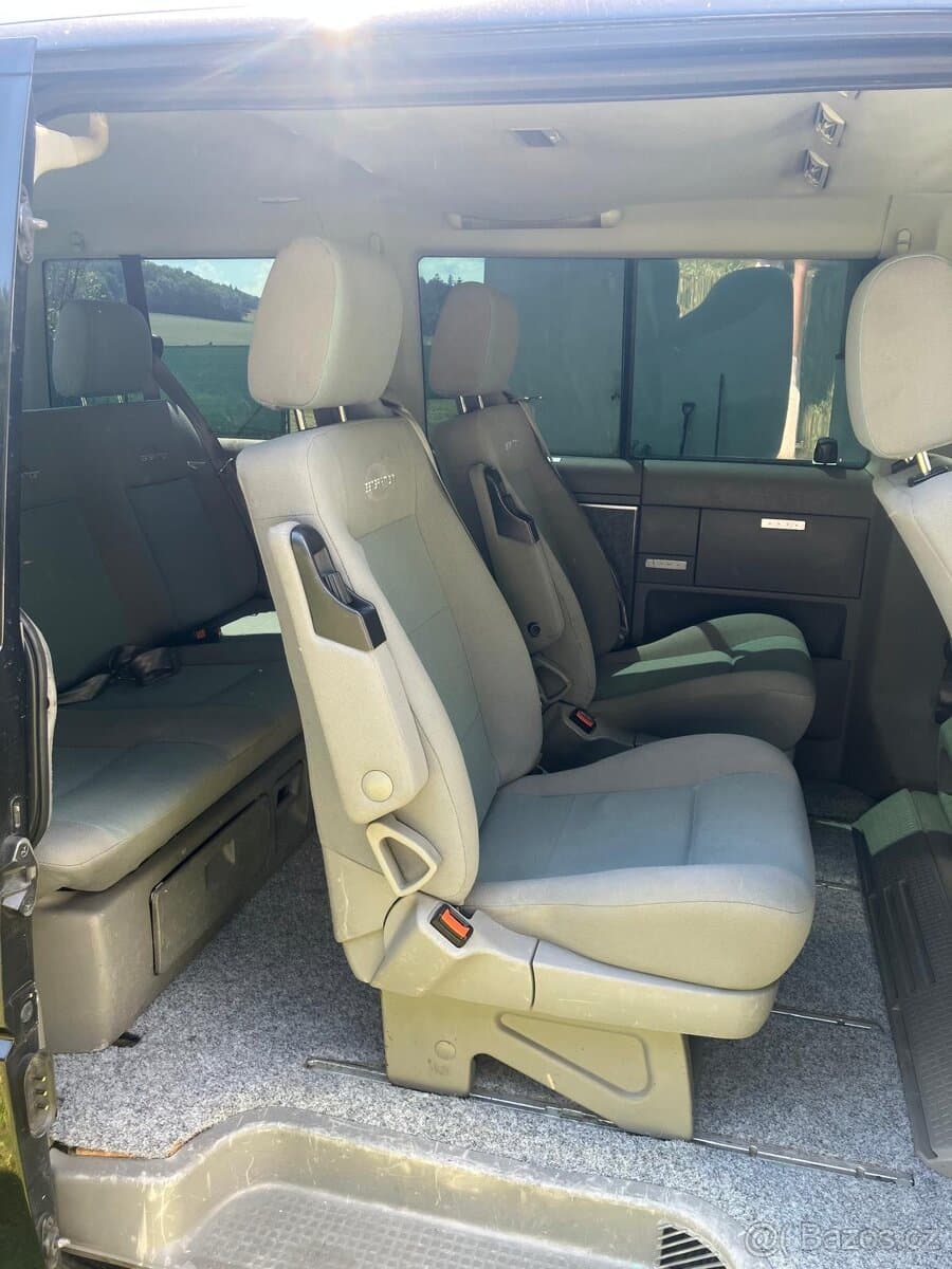 2002 Volkswagen MULTIVAN - 9