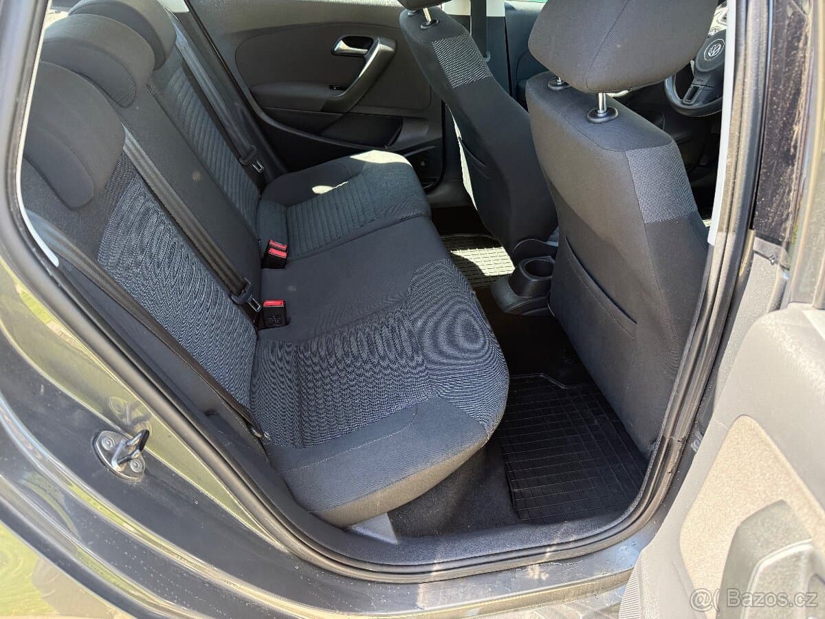 2013 Volkswagen POLO - 9