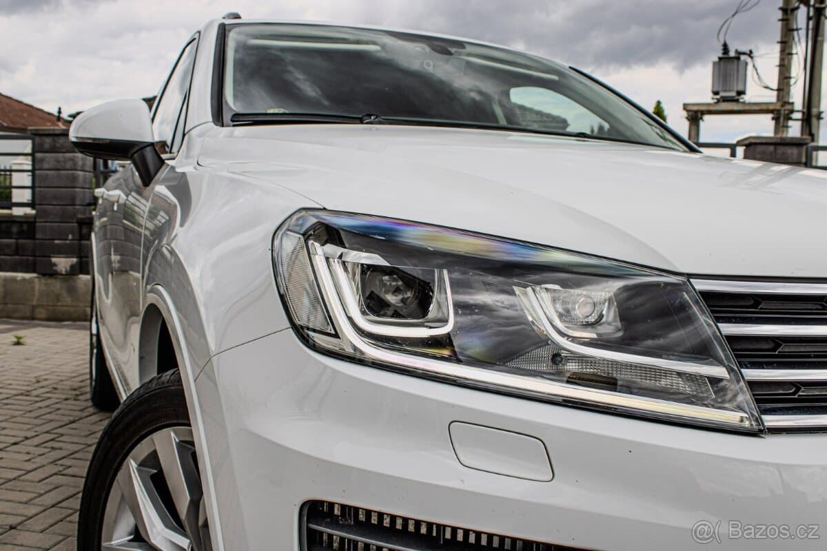 2016 Volkswagen TOUAREG - 9