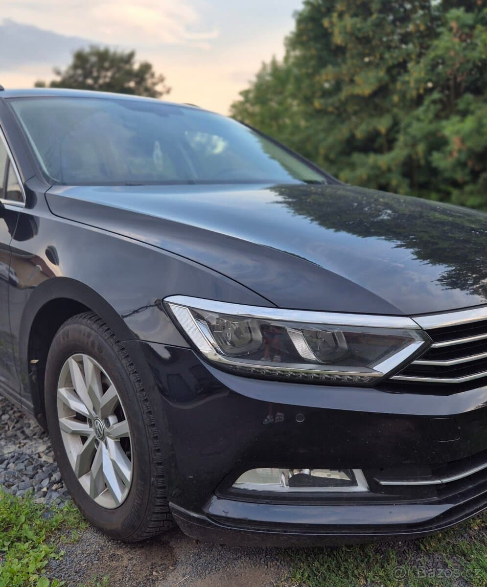 2016 Volkswagen PASSAT - 9