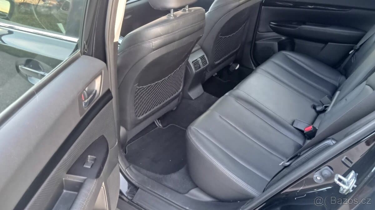 2010 Subaru OUTBACK - 9
