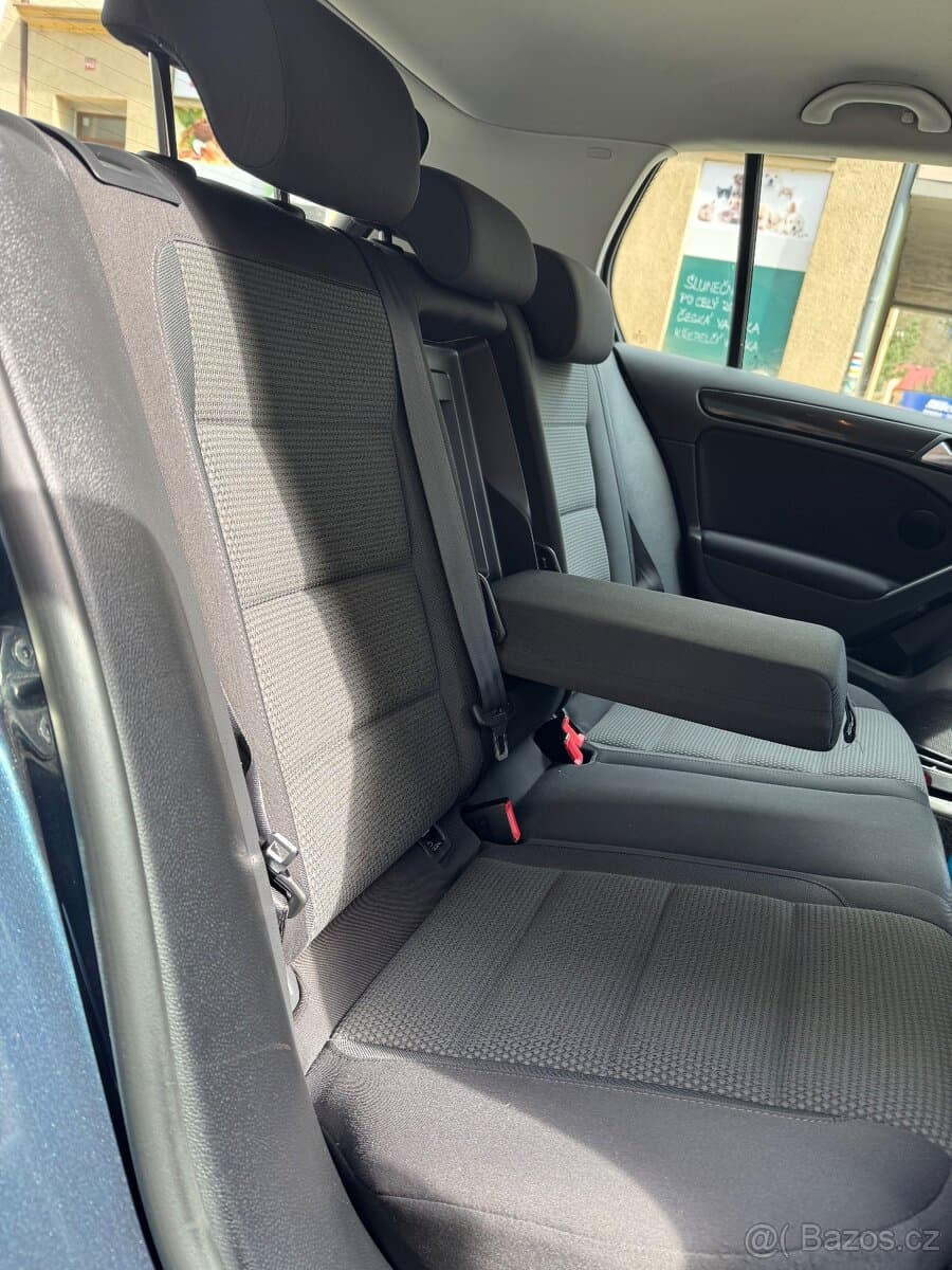 2010 Volkswagen GOLF - 9