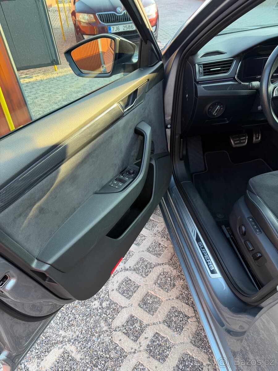 2019 Škoda SUPERB - 9