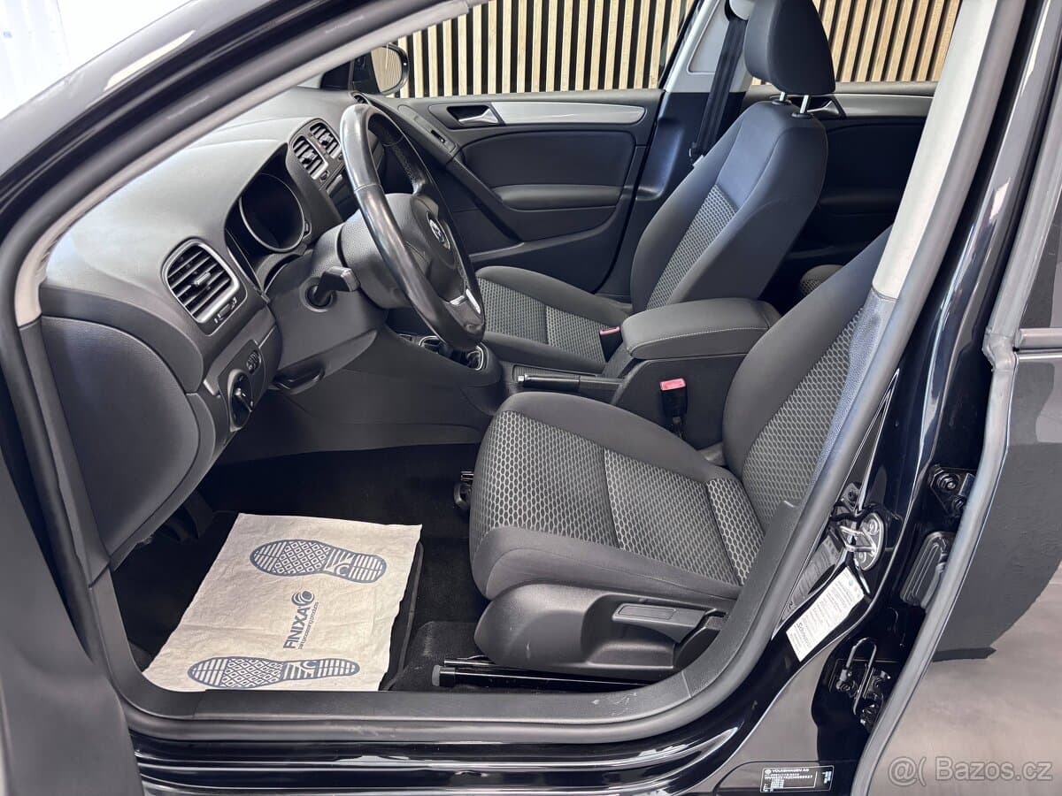 2011 Volkswagen GOLF - 9