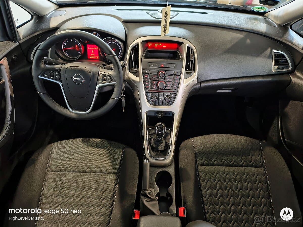 2013 Opel ASTRA - 9
