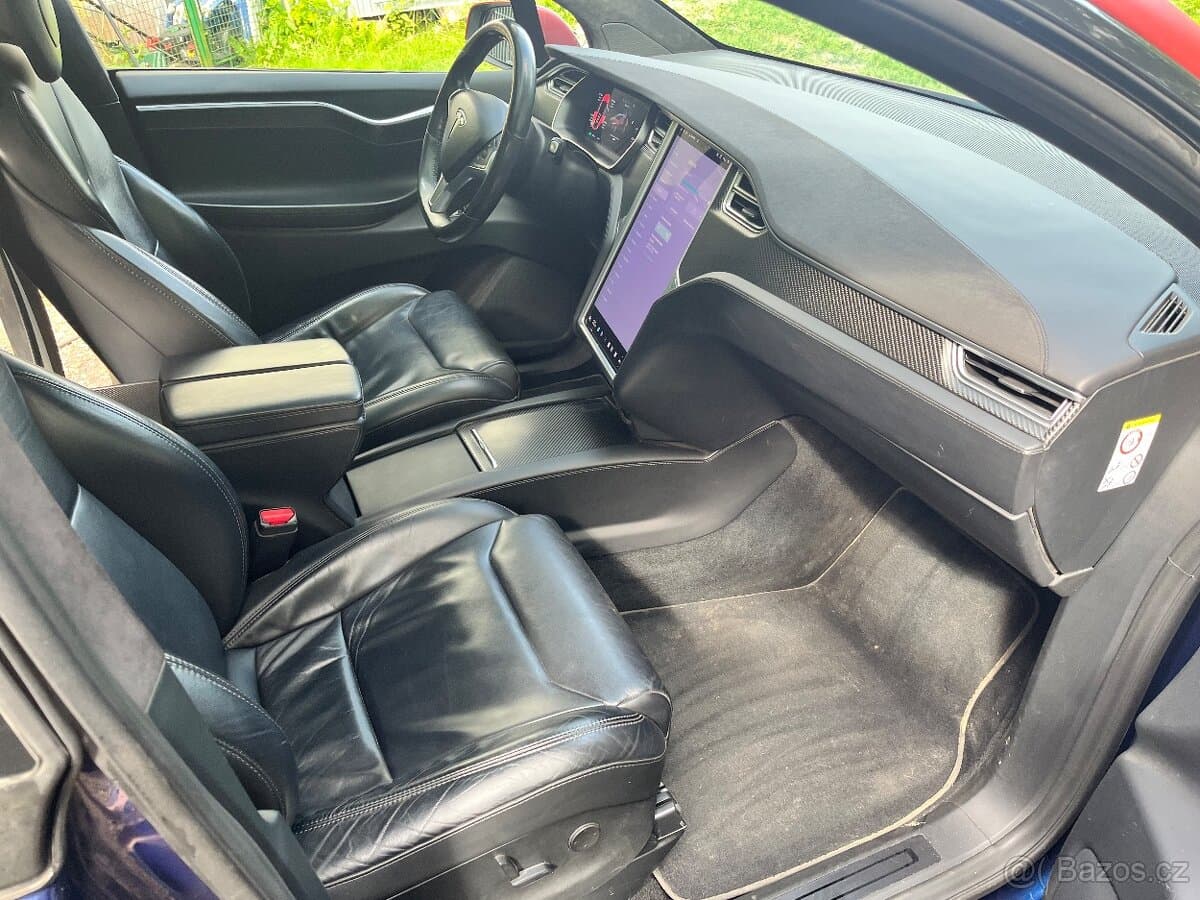 2017 Tesla MODEL X - 9
