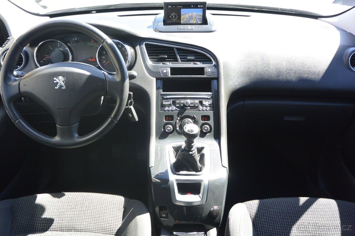 2015 Peugeot 5008 - 9