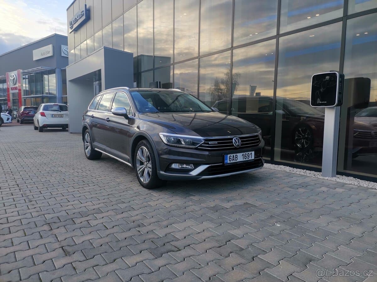 2017 Volkswagen PASSAT - 9