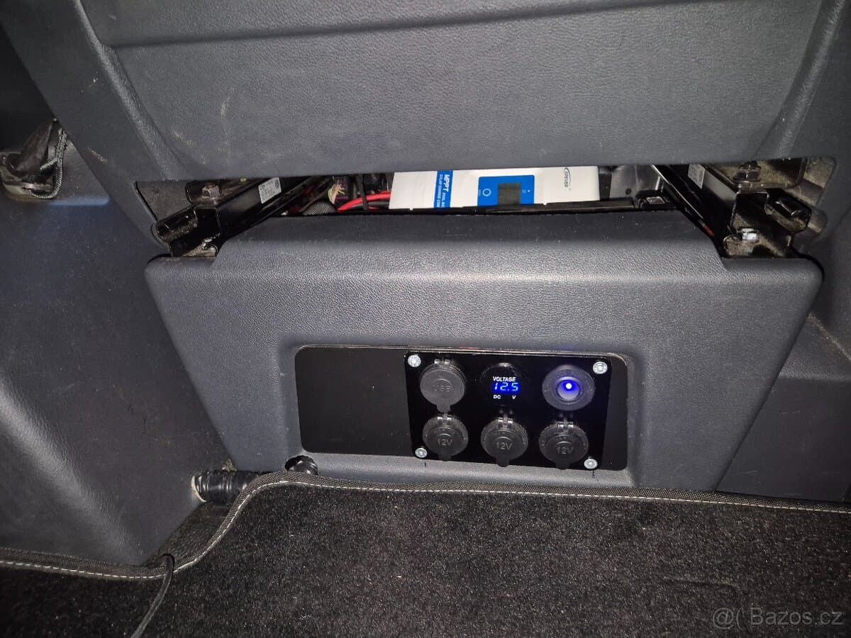 2010 Volkswagen CARAVELLE - 9