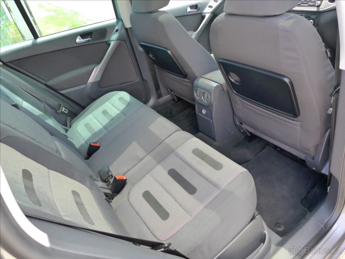 2009 Volkswagen TIGUAN - 9