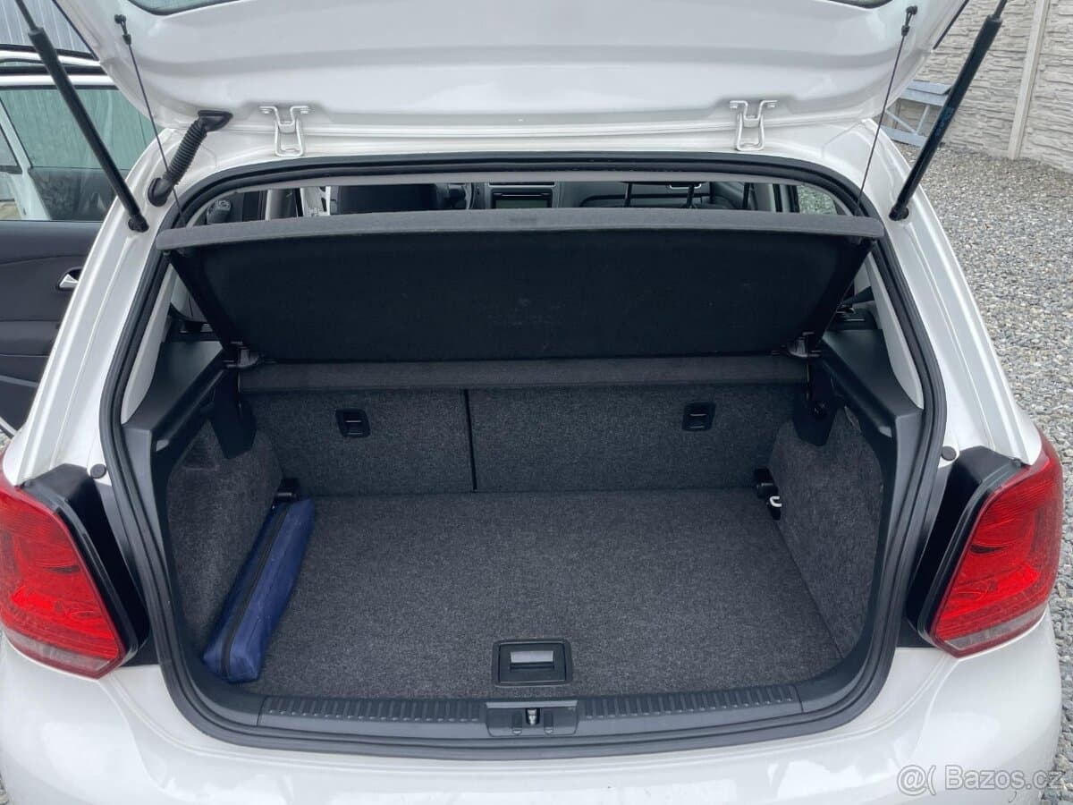 2010 Volkswagen POLO - 9