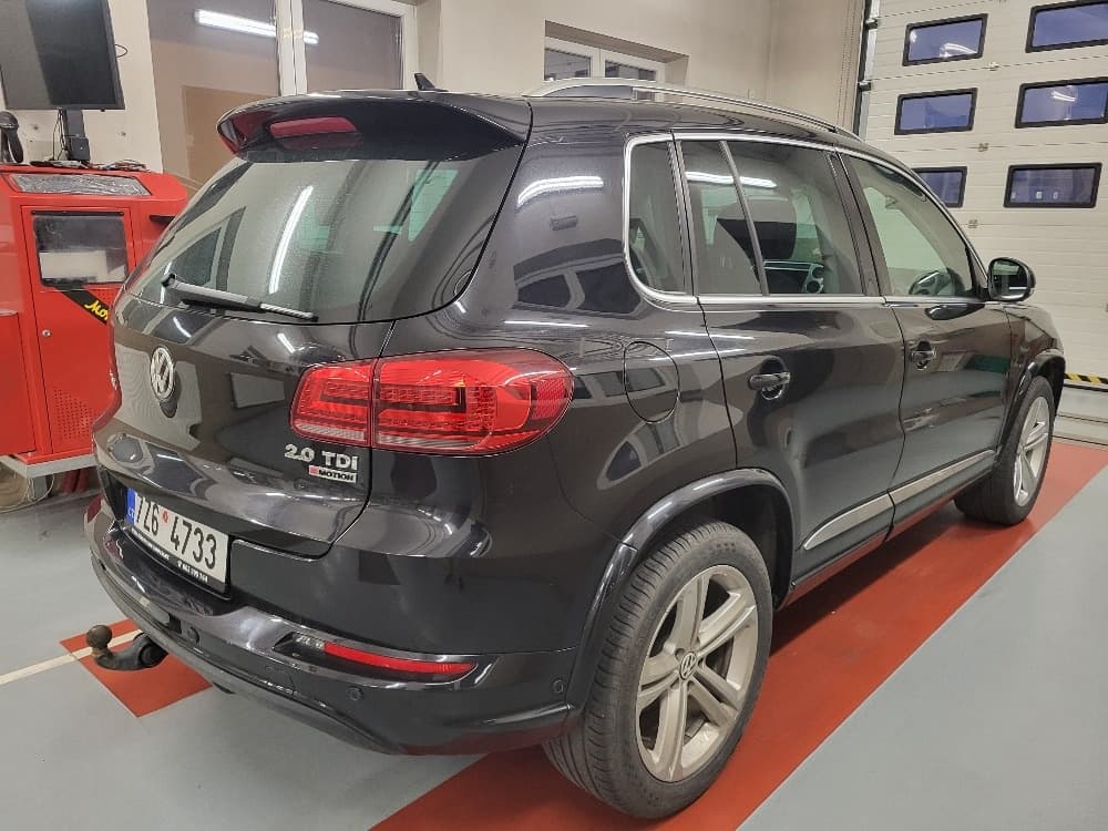 2015 Volkswagen TIGUAN - 9