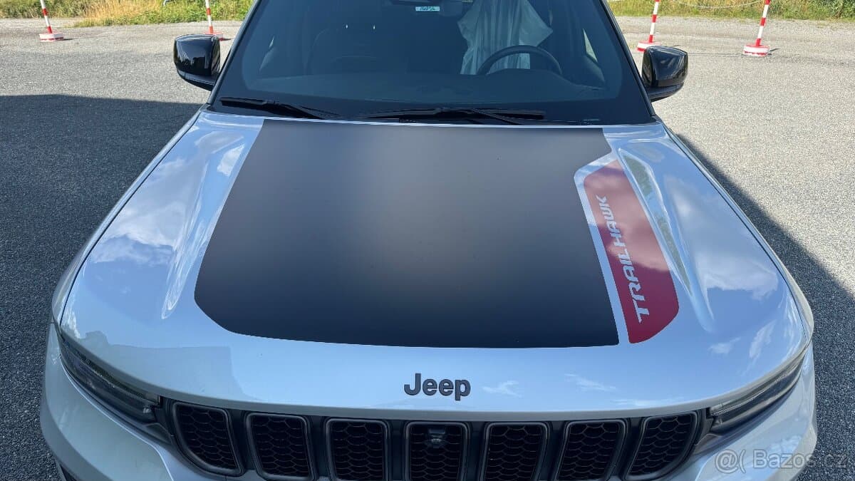 2022 Jeep CHEROKEE - 9