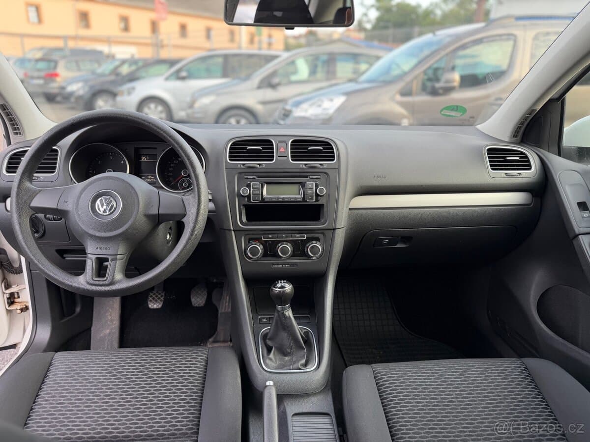 2010 Volkswagen GOLF - 9