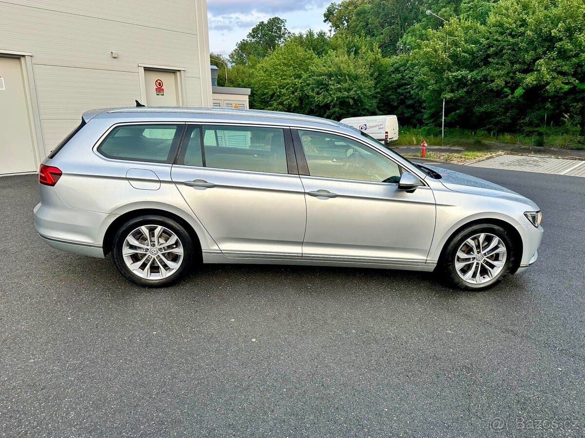 2016 Volkswagen PASSAT - 9