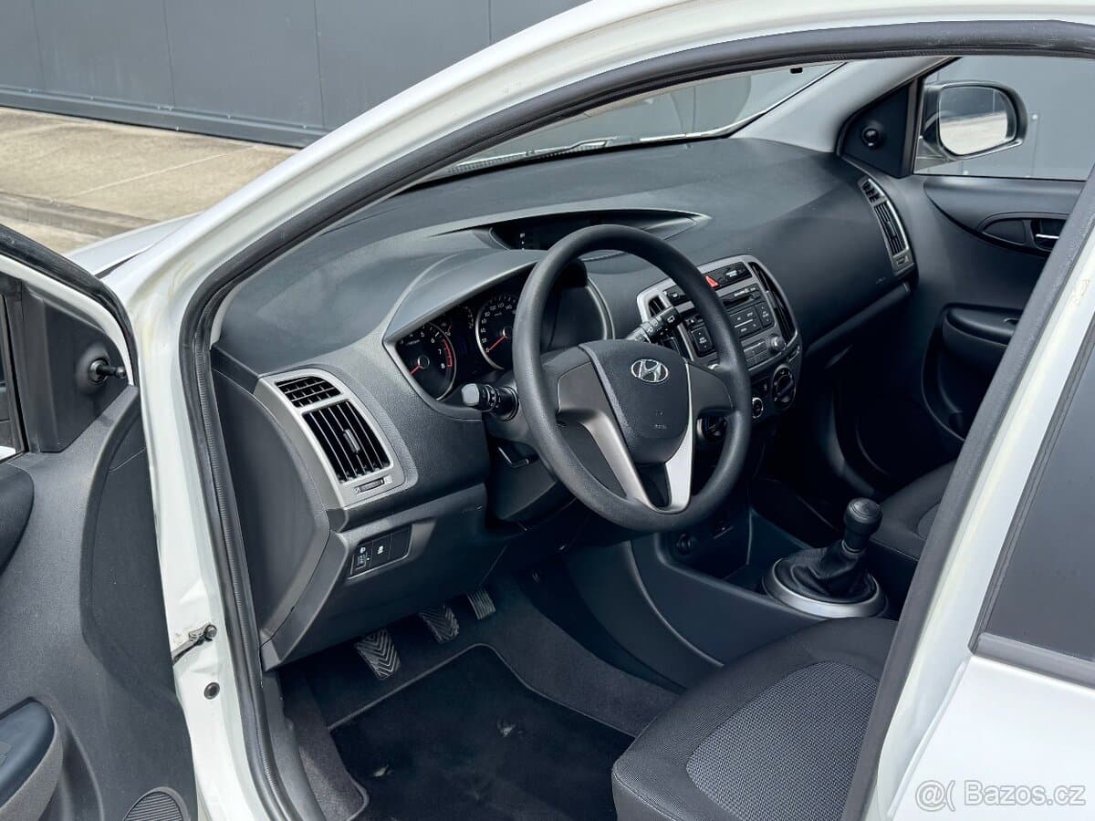 2014 Hyundai i20 - 9