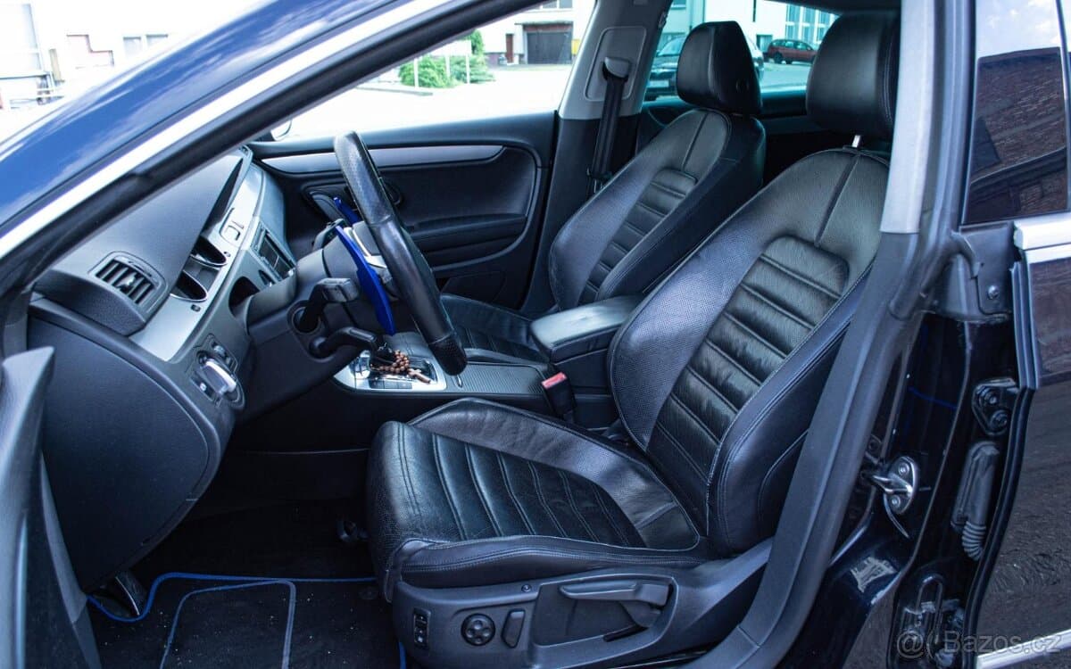 2010 Volkswagen PASSAT CC - 9