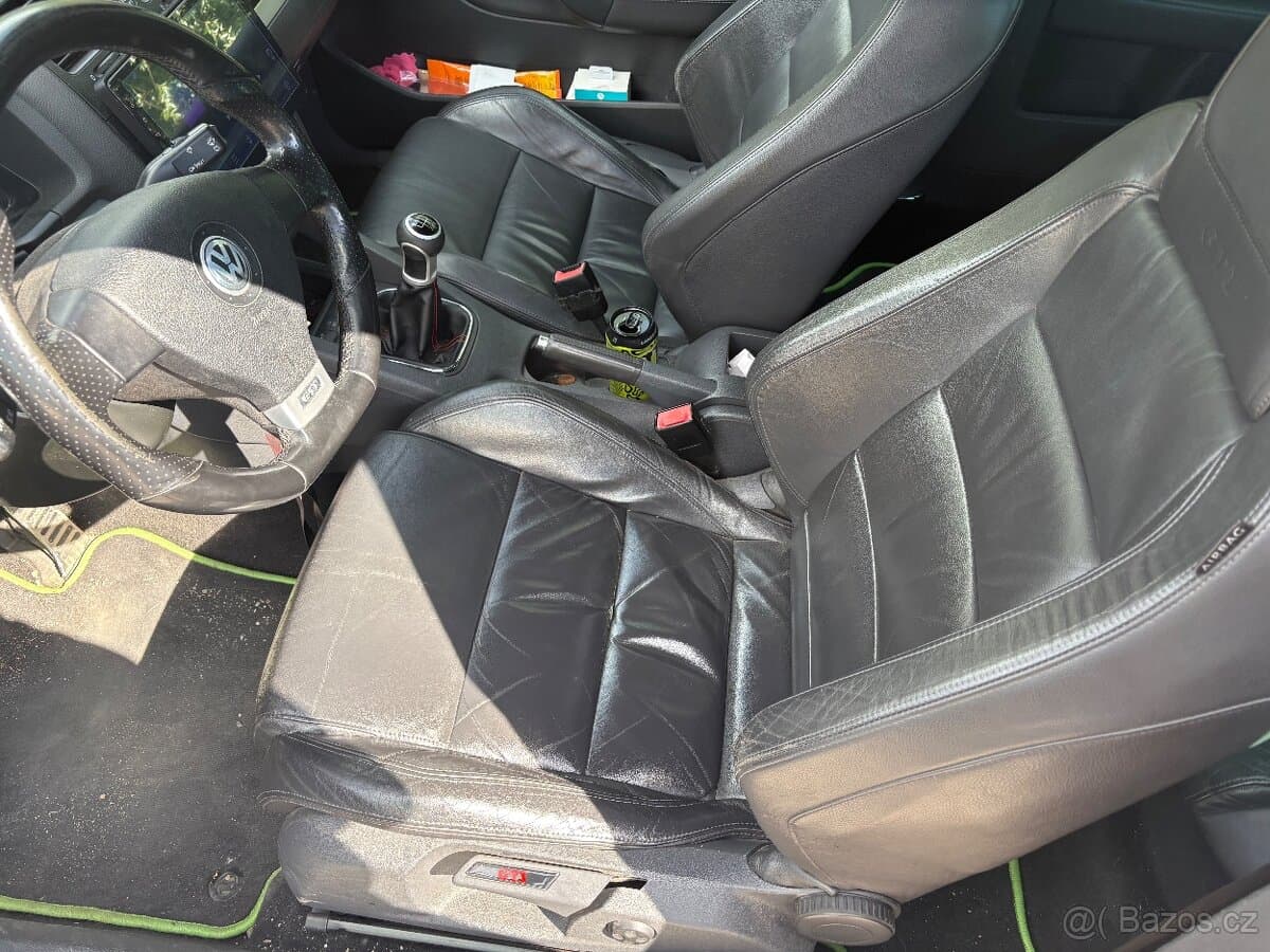 2005 Volkswagen GOLF - 9
