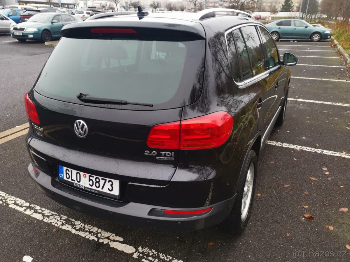 2011 Volkswagen TIGUAN - 9