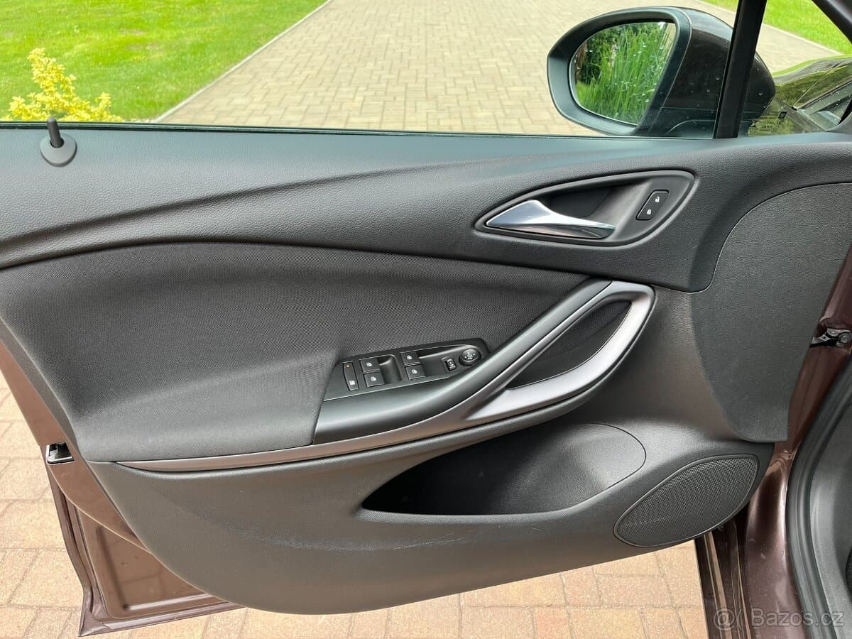 2016 Opel ASTRA - 9