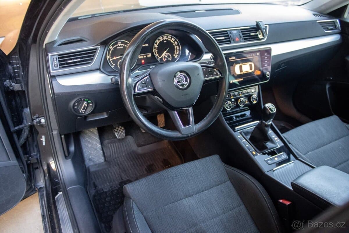 2018 Škoda SUPERB - 9